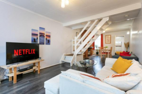 Unique 2BR House - Free Parking and Stunning Living Room